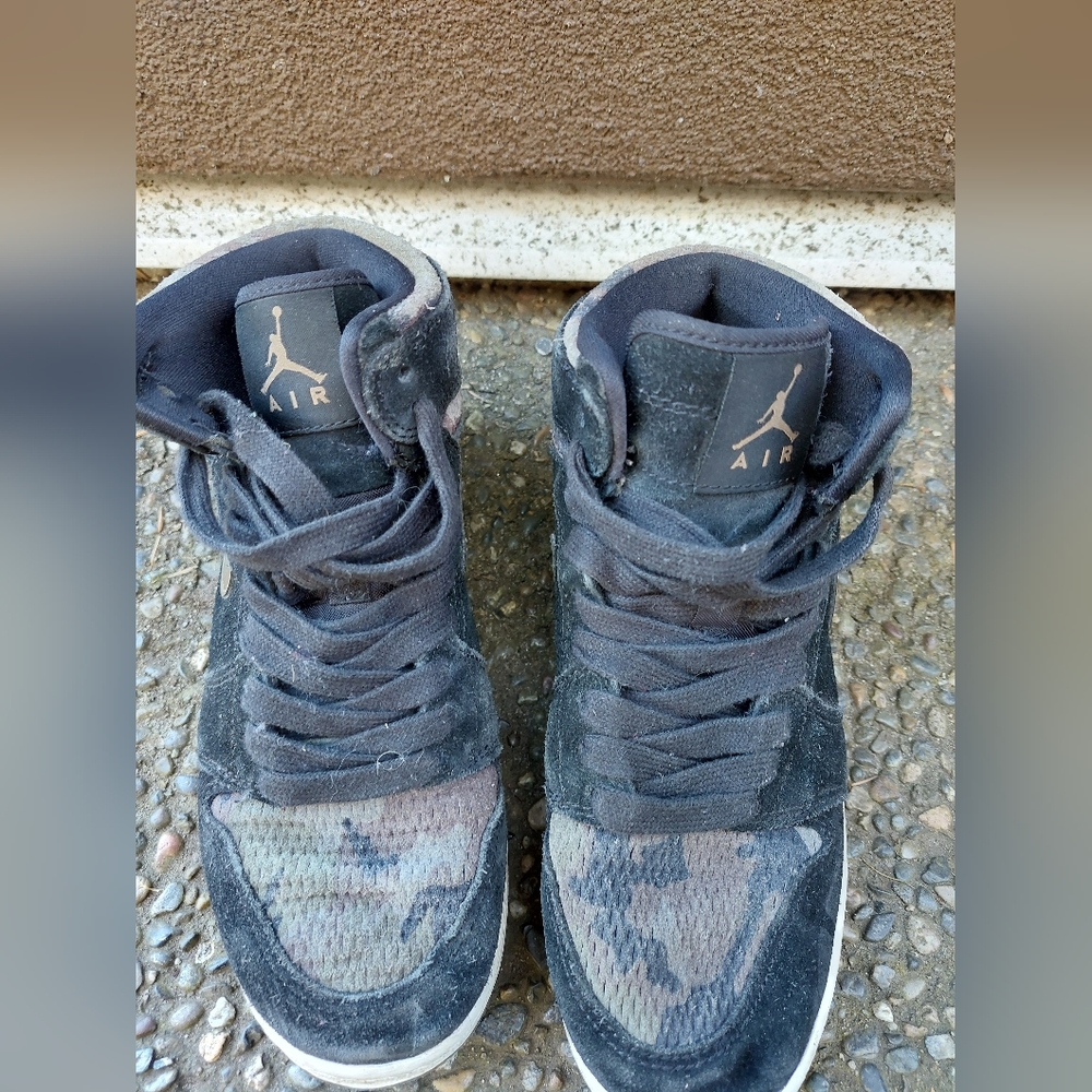 Nike Air Jordan 1 Retro High Heiress Camo Kids Athletic shoes Sneakers Size 5Y - Picture 4 of 9